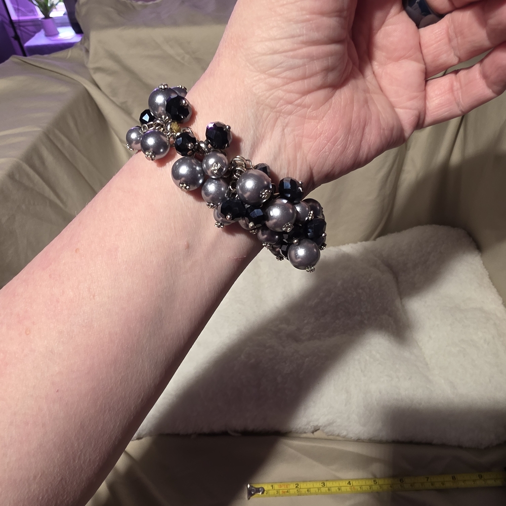 Cluster Pearl and Faceted Bead Bracelet - Gray and Black